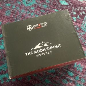 Fun Moon Summit Mystery from Hunt a Killer Mystery game series. Good condition.